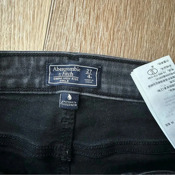 Abercrombie & Fitch Simone High Rise Ankle Black Distressed Jeans Sz 4R/27 GUC - Picture 3 of 7